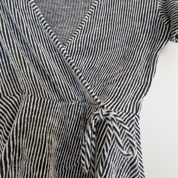 Black and white stripe wrap top - Picture 2 of 4